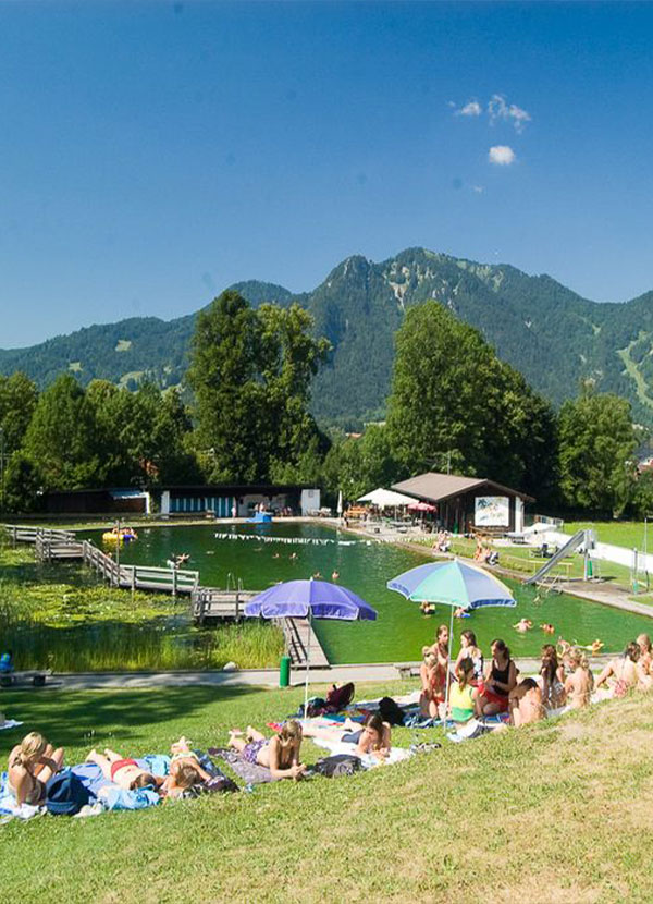 Fuchs baut Gärten 2001 – Lenggrieser Freibad wird Naturbadeteich