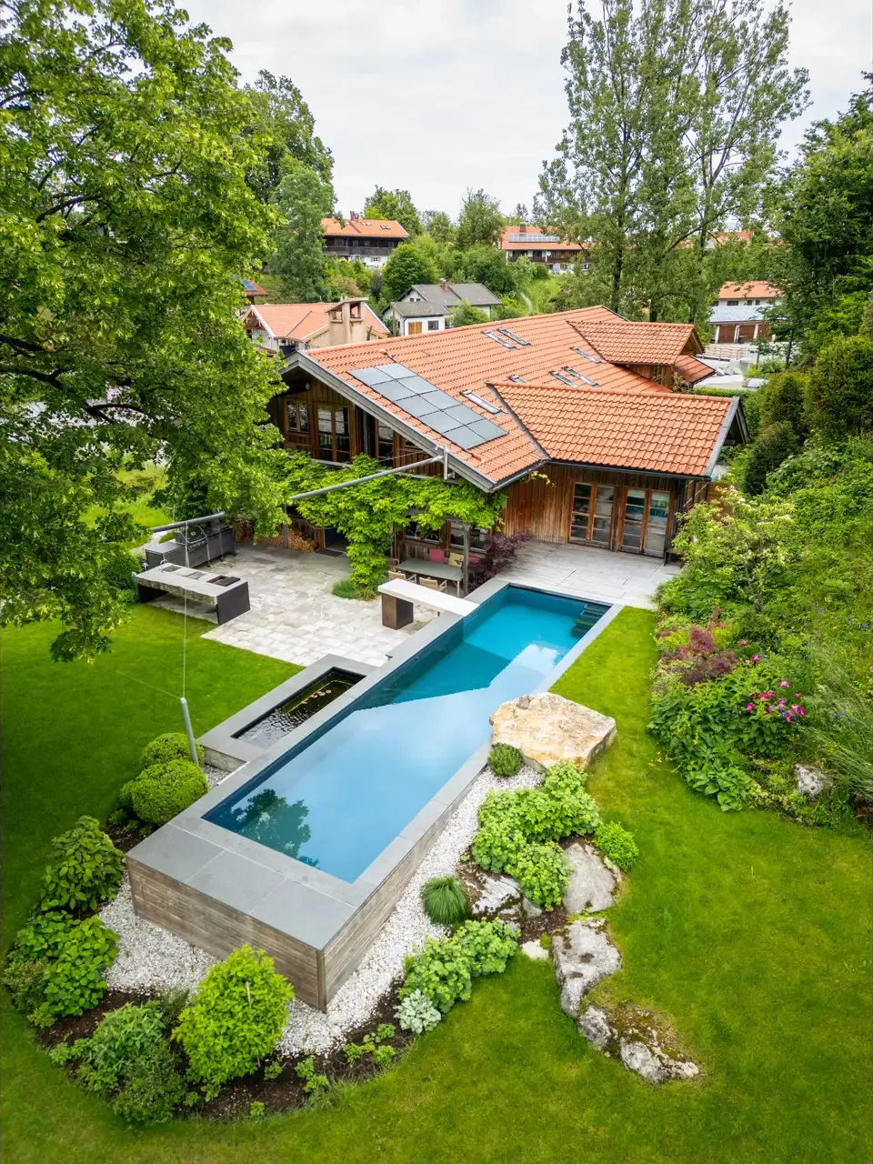 Living Pool