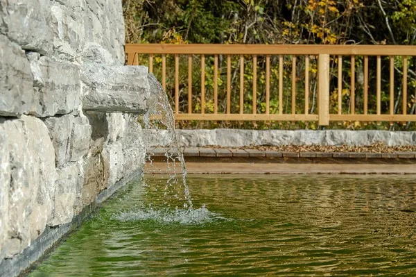 Zierteiche und Wasserspiele – Beispiel aus unseren Gärten