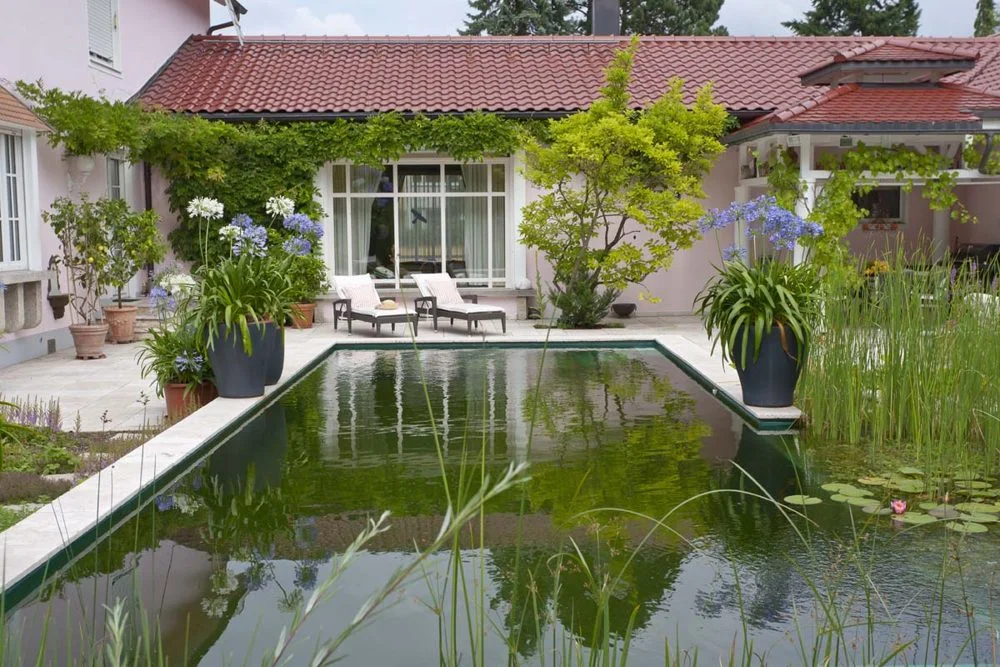 Ein Garten für Genießer – Schwimmteich in Planegg