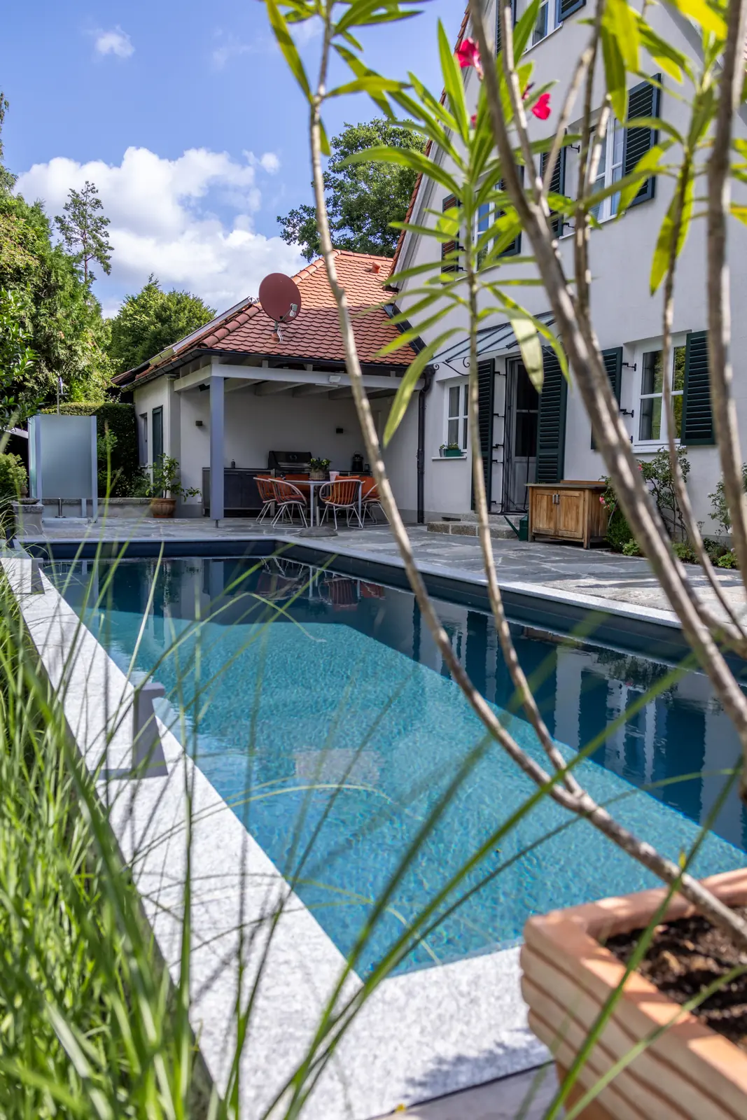 Hanggarten mit Seele – Living Pool in Tutzing