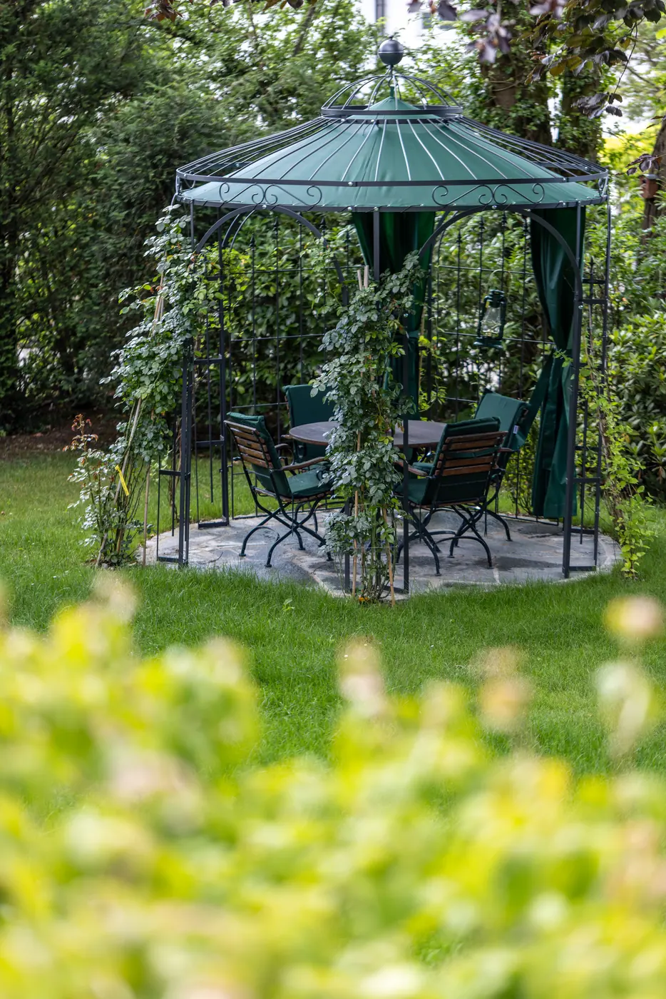Hanggarten mit Seele – Living Pool in Tutzing – Impression