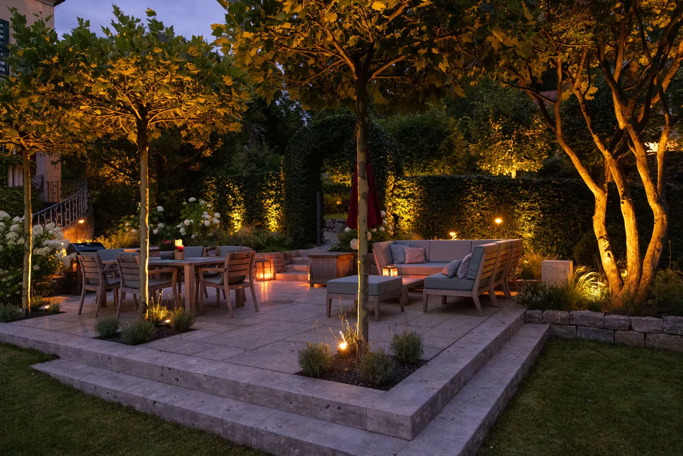 Garten zu einer historischen Villa am See – Impression