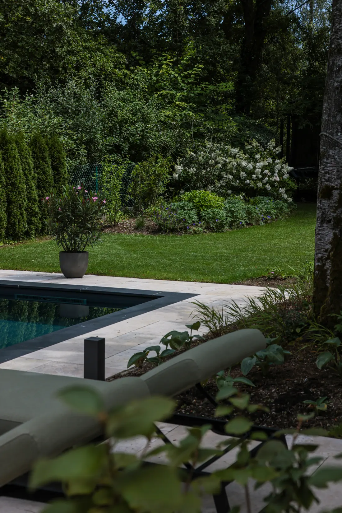 Oase am Living Pool – ein Stadtgarten – Impression