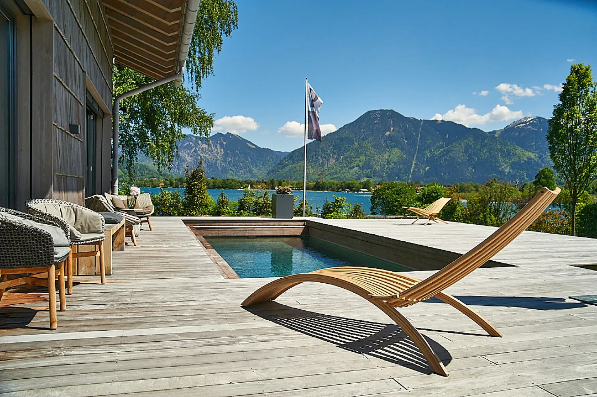 Seeblicke – formaler Garten mit Pool am Tegernsee – Impression