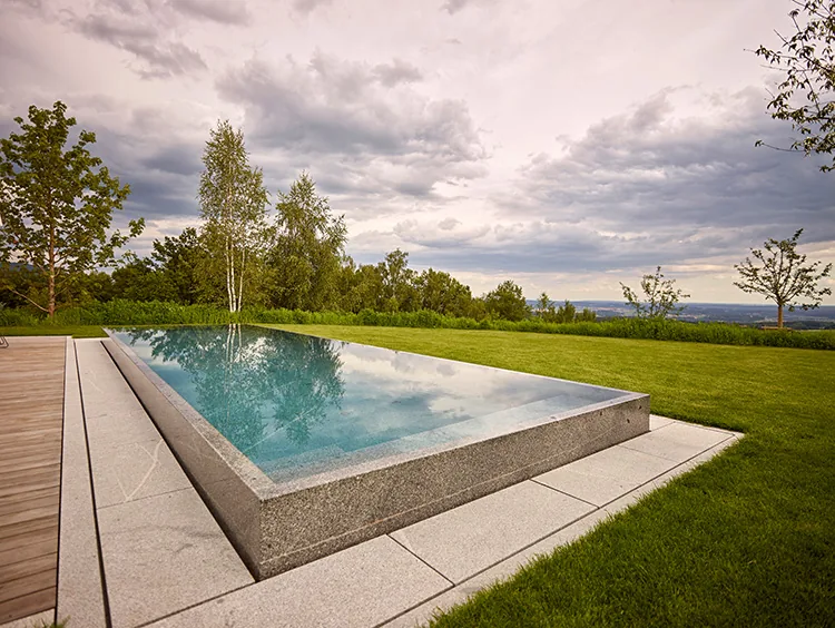 Kusserpool – Pool aus Naturstein